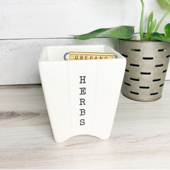 Mud Pie Other - Mud Pie Herb Pot & Marker Set (Oregano)
